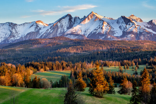 Fototapeta Tatrzański Zachód – Górski Krajobraz o Zmierzchu